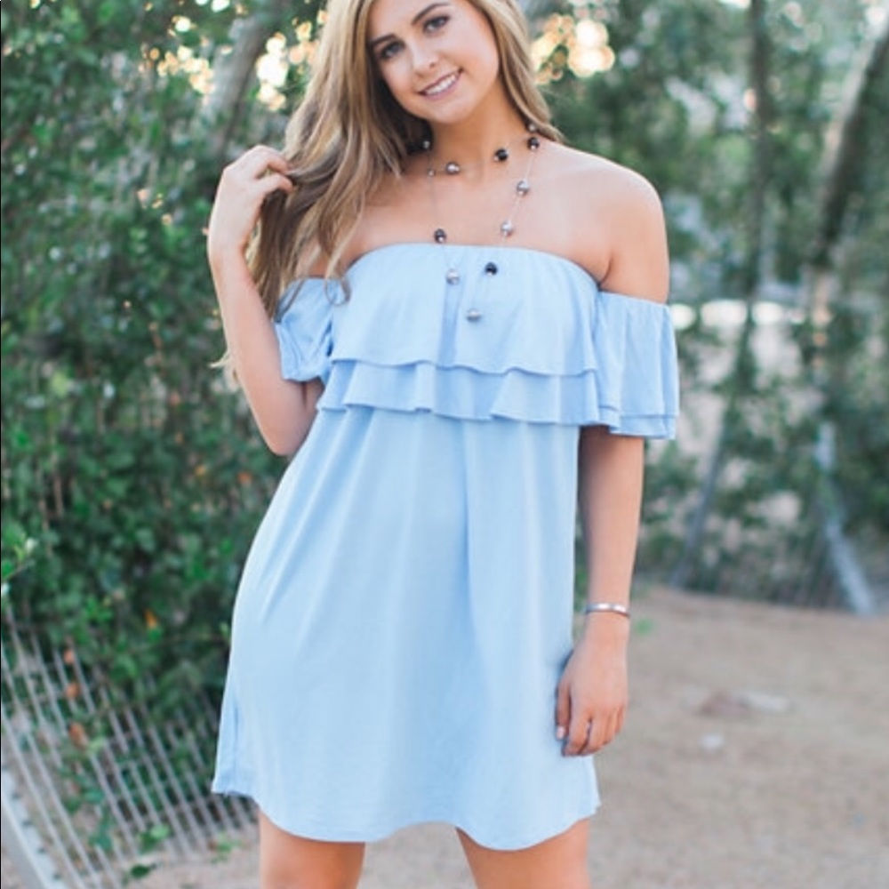 Only worn for senior pictures! doesn’t fit anymore